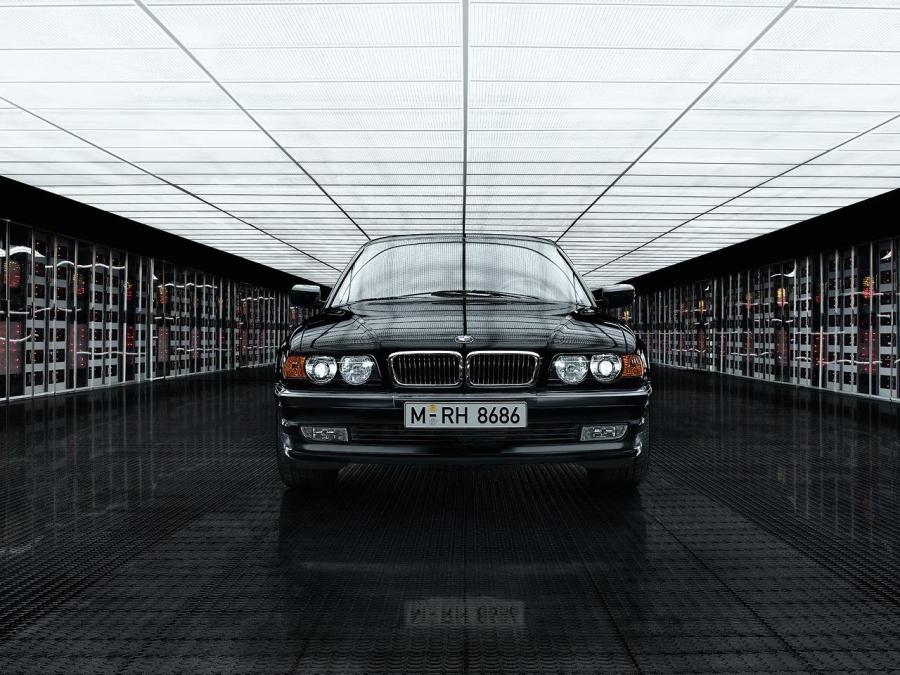  BMW 7-Series 1998 года  (фото 2 из 2)